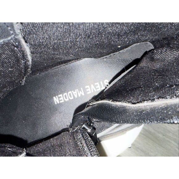 Steve Madden Kids' JKrissen Glitter Stud Embellished Combat Boots Black Size 2 - Picture 10 of 10